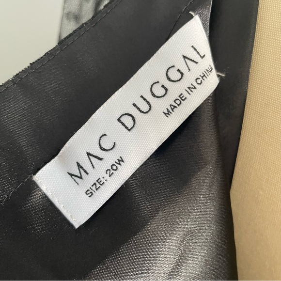 Mac Duggal 68567 Plus Size Long Sleeve Formal Midi Dress- Black- Size 20W - Picture 11 of 12